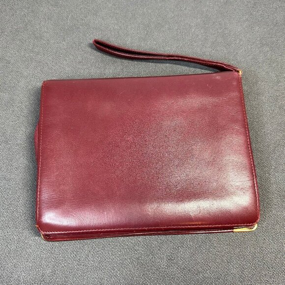 ✨ CARTIER CLUTCH BAG - RED BORDEAUX BURGUNDY LEATHER W/ GOLD HARDWARE ✨ - Picture 2 of 13
